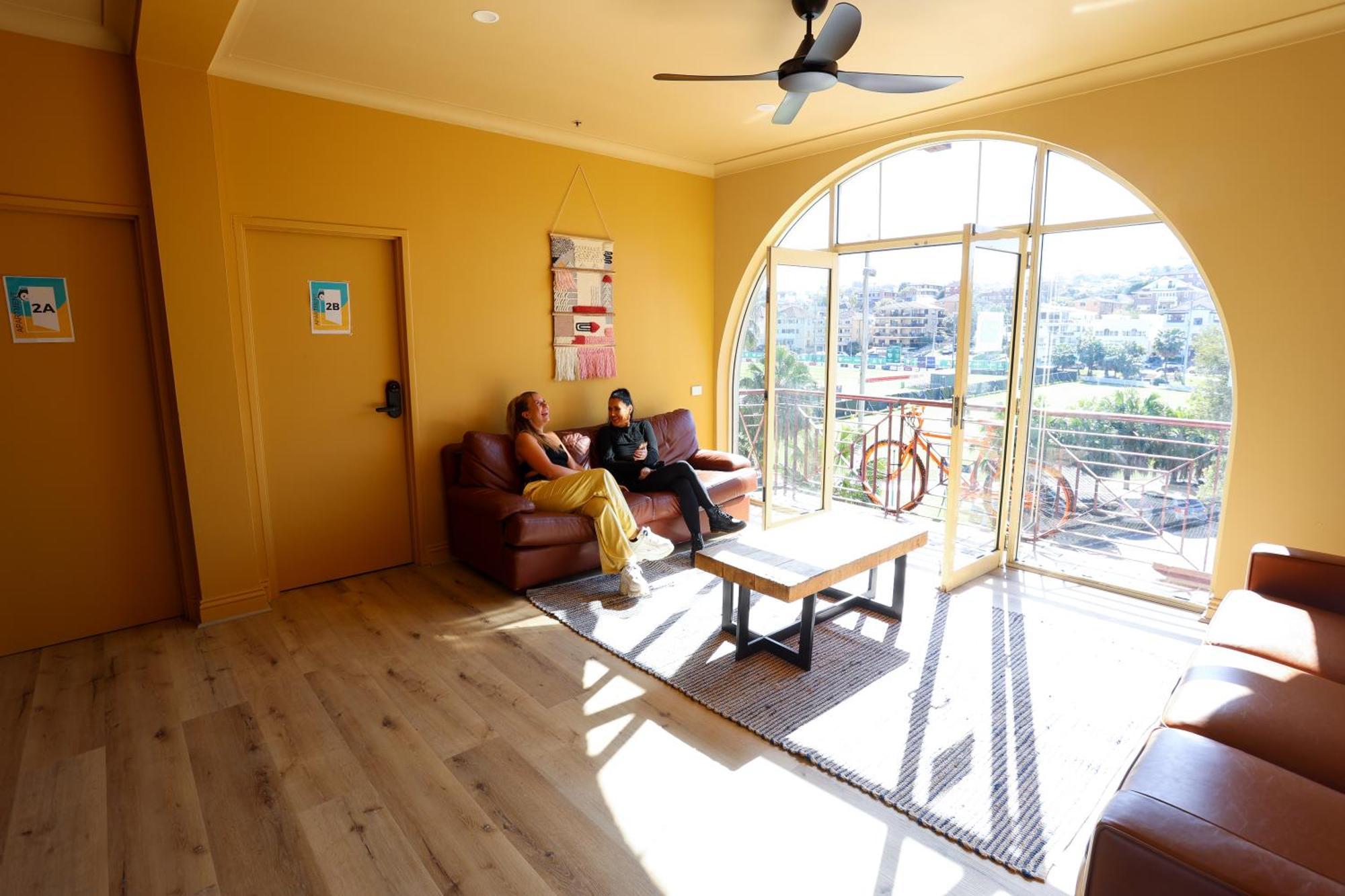 Mad Monkey Hostel Coogee Beach Randwick Екстериор снимка