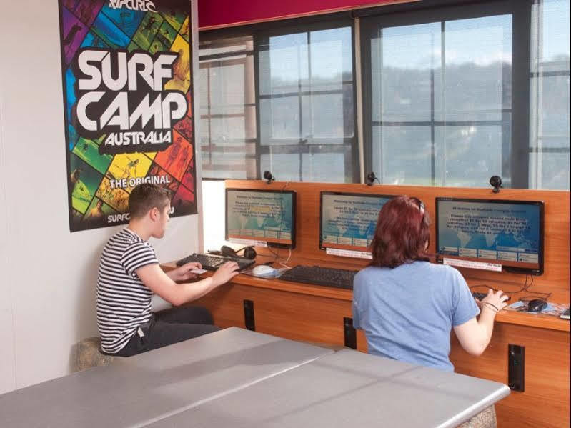Mad Monkey Hostel Coogee Beach Randwick Екстериор снимка